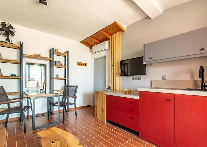 City Loft Near The Airport With Seaview